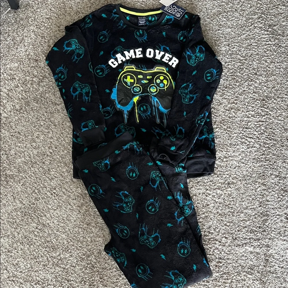 Big Chill Black Sweatshirt with Teal and Neon Yellow Controller Graphic - Picture 1 of 5